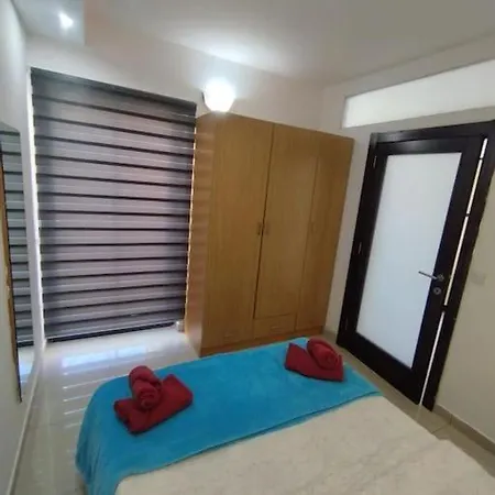 New, Beautiful, Seaside Penthouse Apartman *