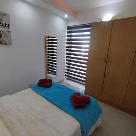 New, Beautiful, Seaside Penthouse Apartman