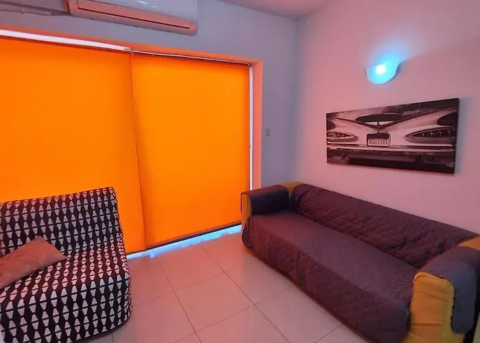 Apartment Beautiful Seaside Penthouse By Balluta Bay